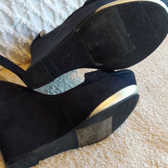 Faux Suede Wedge T Strap Sandals Gold ToeBox - Picture 7 of 7